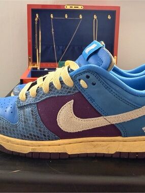 Nike SB x Undefeated